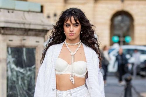 Camila Cabello lần đầu tiên cắt tóc ngắn