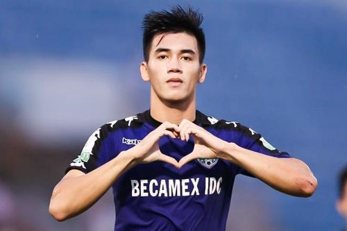 Tiến Linh đánh bại đàn em ở tuyển U23 Việt Nam