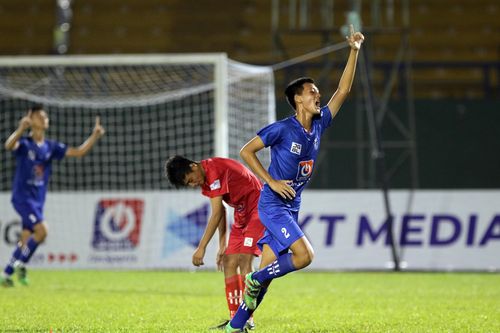 Đương kim vô địch và đội chủ nhà bị loại ở giải U15 Quốc gia