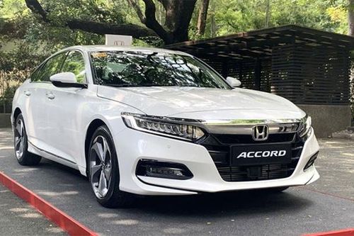 Giá xe ô tô hôm nay 24/10: Honda Accord thấp nhất ở mưacs 1.319 triệu đồng