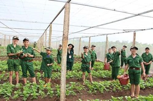 Hết mình 'Vì đàn em thân yêu'