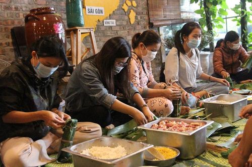 Những nồi bánh nghĩa tình