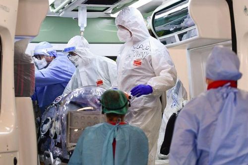 Các nhà khoa học Italy kêu gọi thực hiện quyết liệt các biện pháp để ngăn chặn làn sóng Covid-19 thứ 2