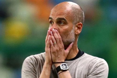 Máy bay chở HLV Guardiola và đội Man City gặp sự cố khẩn cấp