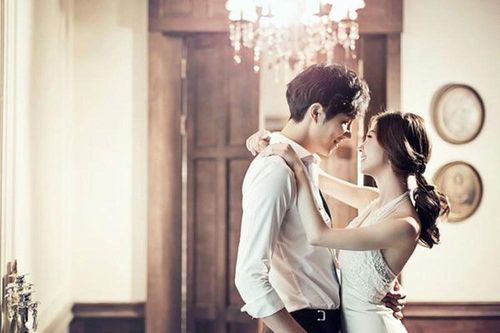 Bị chồng bắt quả tang, vợ trẻ trắng trợn đưa ra lý do ngoại tình 'chẳng giống ai' này