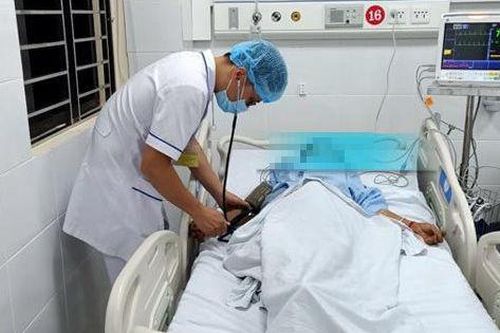 3 người trong gia đình ngộ độc thuốc diệt cỏ