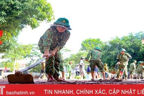 Dồn sức giúp 'tâm lũ' Cẩm Xuyên khắc phục hậu quả lũ lụt