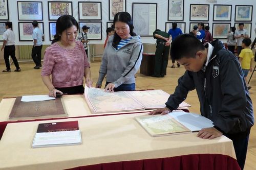 Trưng bày tư liệu 'Hoàng Sa, Trường Sa của Việt Nam' tại Phú Yên