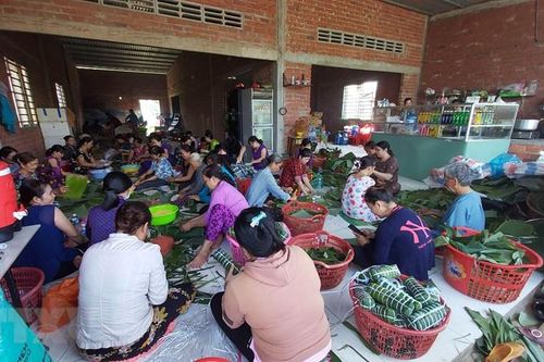 Người dân xứ Dừa Bến Tre hướng về đồng bào lũ lụt miền Trung