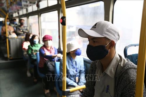Bộ Giao thông Vận tải yêu cầu hành khách vẫn phải đeo khẩu trang trong suốt thời gian di chuyển