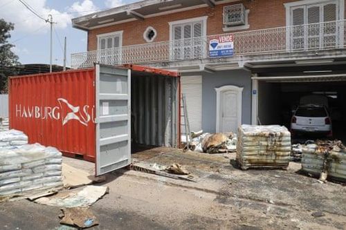 Phát hiện 7 tử thi trong một container ở Paraguay