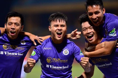 Quang Hải ghi bàn phút 90, Hà Nội FC lên ngôi đầu V-League 2020