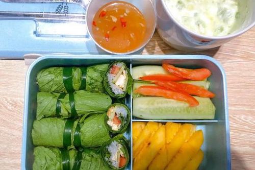 9X mang cơm đi làm quá ngon, đồng nghiệp 10/10 người đòi 'làm bán để mua'