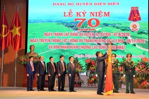 Huyện Điện Biên đón nhận Huân chương lao động hạng Nhất