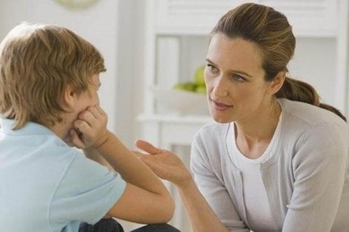 5 điều các bậc cha mẹ không nên chia sẻ với con