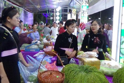 Chợ đêm Na Hang