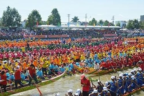 Về Sóc Trăng vui lễ hội Oóc Om Bóc cùng đồng bào Khmer