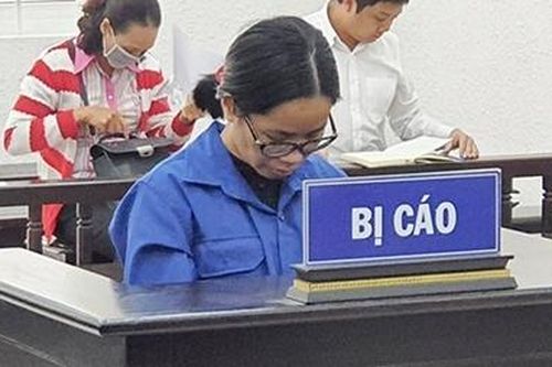 Hầu tòa, nữ thạc sĩ thất nghiệp đi lừa đảo đột ngột mắc bệnh