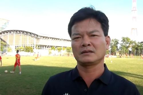HLV Nguyễn Văn Sỹ: 'Tổ chức giải V-League có đẹp đâu mà sợ xấu'