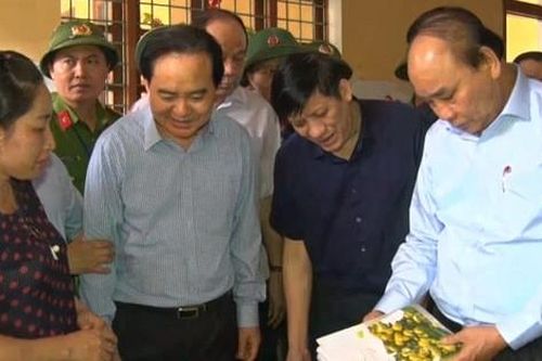 Thủ tướng chính phủ thăm và kiểm tra công tác khắc phục hậu quả mưa lũ tại Quảng Bình