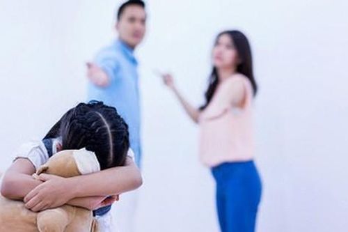 Con gái khuyên mẹ ly hôn và cuộc sống làm mẹ đơn thân hạnh phúc đến bất ngờ