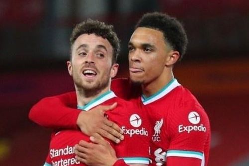 Liverpool áp sát Everton sau trận thắng ngược
