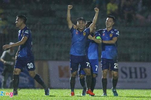 CLB Quảng Nam thắp lại cơ hội trụ hạng khi thắng Đà Nẵng