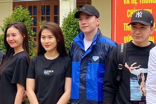 Lan Ngọc, Chi Dân, S.T tới Quảng Nam tặng nhu yếu phẩm