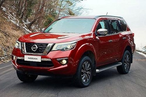 Giá xe ô tô hôm nay 25/10: Nissan Terra dao động từ 848 - 998 triệu đồng