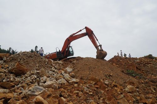 Tăng cường lực lượng tìm kiếm nạn nhân tại Rào Trăng 3