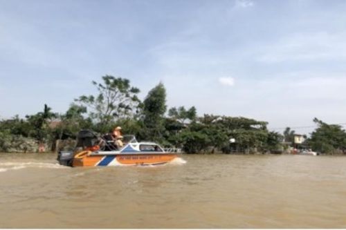 Đưa hàng dự trữ quốc gia kịp thời đến vùng lũ
