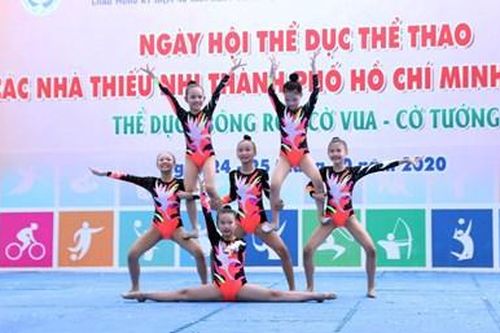 Thiếu nhi sôi nổi tranh tài thể dục thể thao