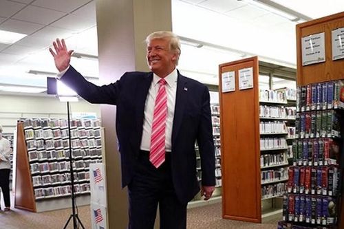 TT Mỹ: 'Tôi đã bỏ phiếu cho một người tên Trump'