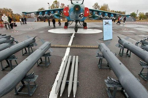 Kyrgyzstan sẵn sàng xem xét mở rộng căn cứ không quân Kant của Nga