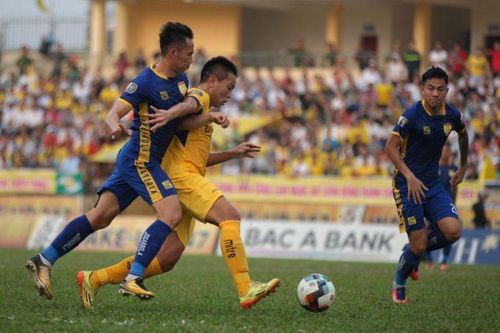 Thanh Hóa 1-1 SLNA: Thanh Hóa ôm hận vì bàn thua phút cuối