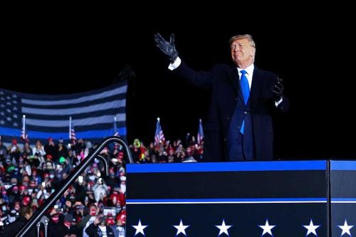 Ông Biden nghỉ ngơi, ông Trump càn quét hàng loạt bang chiến địa