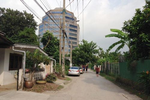 Lương 12 triệu/tháng: Vay 300 triệu xây nhà, khốn đốn bán hết trả nợ