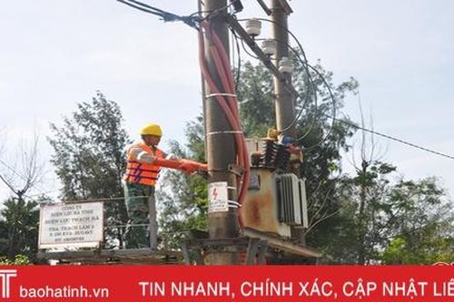 Cấp điện trở lại cho 100% khách hàng bị ảnh hưởng mưa lũ ở Hà Tĩnh