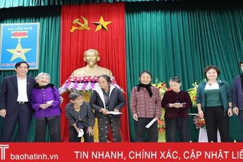 VCB Việt Nam, Hội đồng hương tại Hà Nội trao hơn 1,2 tỷ đồng cho người dân Cẩm Xuyên