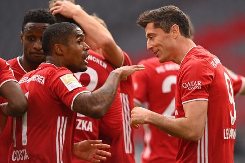 Bundesliga: Bayern tiếp tục 'hủy diệt,' Dortmund thắng derby vùng Ruhr