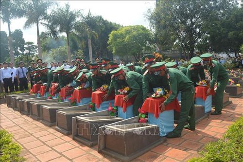 Đội K52 nỗ lực tìm kiếm, quy tập hài cốt liệt sĩ