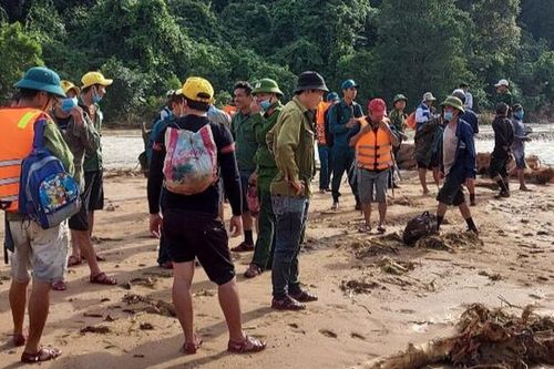Sạt lở núi vùi lấp lán trại ở Quảng Bình: Tìm thấy thi thể 3 anh em ruột
