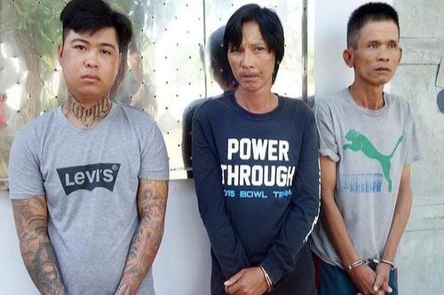 Bắt 3 đối tượng ép khách hành hương mua 3 cây nhang với giá 300.000 đồng