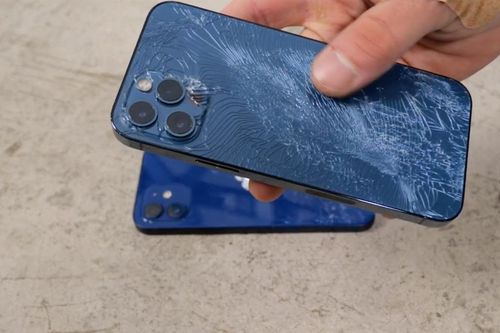 Thử nghiệm thả rơi iPhone 12 và iPhone 12 Pro và cái kết khó tin