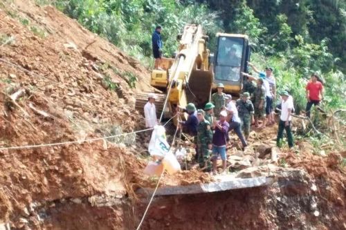 Cảnh tan hoang sau thiên tai ở 2 xã bị chia cắt của tỉnh Quảng Trị