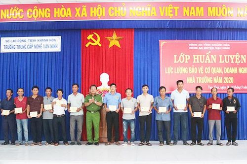 Trường Trung cấp Nghề Vạn Ninh: Làm tốt công tác an ninh, trật tự trường học
