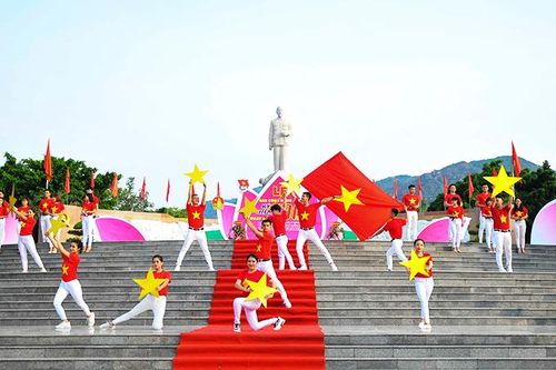 Tăng cường giáo dục truyền thống, đạo đức cho thế hệ trẻ