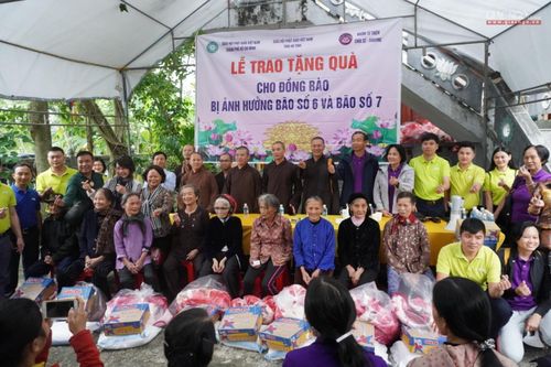 Giáo hội trao 1.500 phần quà tại Hà Tĩnh và Nghệ An