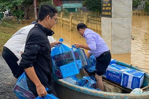 Bảo hiểm xã hội Quảng Trị hỗ trợ người dân khắc phục hậu quả mưa lũ