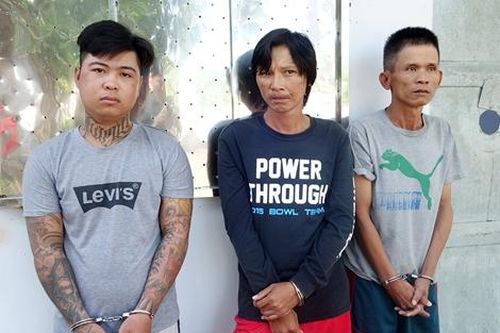 Bắt 3 đối tượng cưỡng đoạt tài sản của khách hành hương